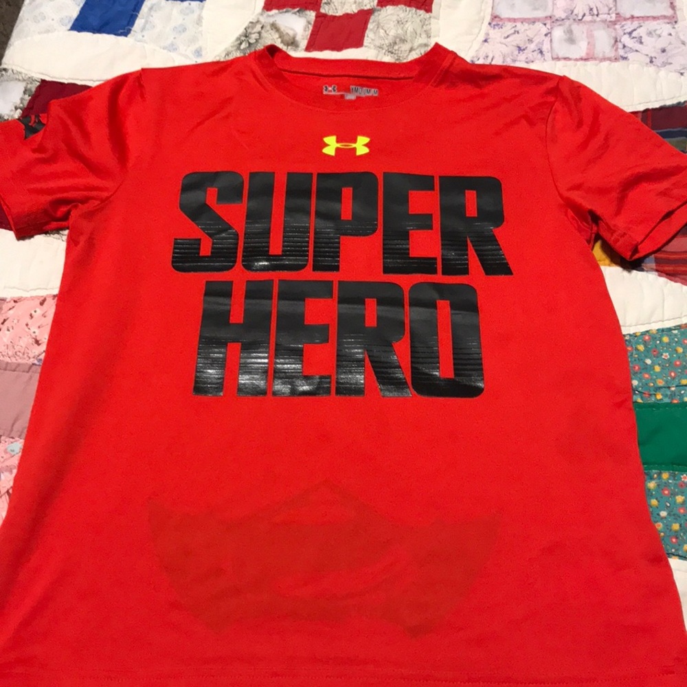 Under Armour super hero heat gear medium shirt